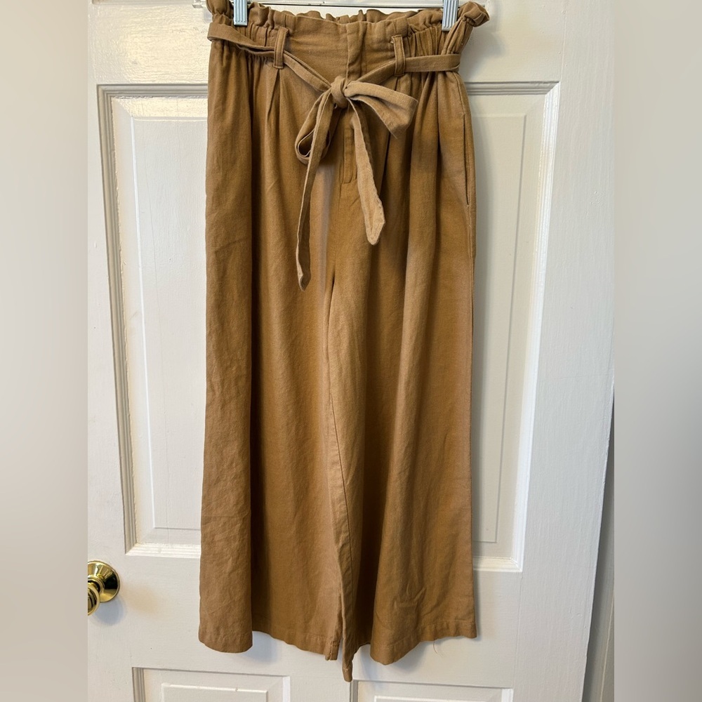 Forever 21 Women’s Wide Leg Khaki Pants Sz M High Rise, Ankle Length, Belted